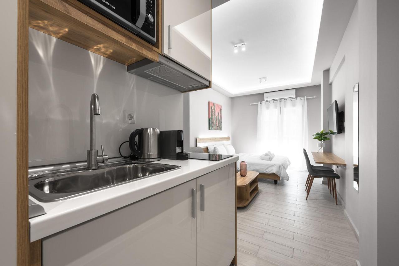 Lausanne, Nilie Hospitality Mgmt Tesalonika Bagian luar foto